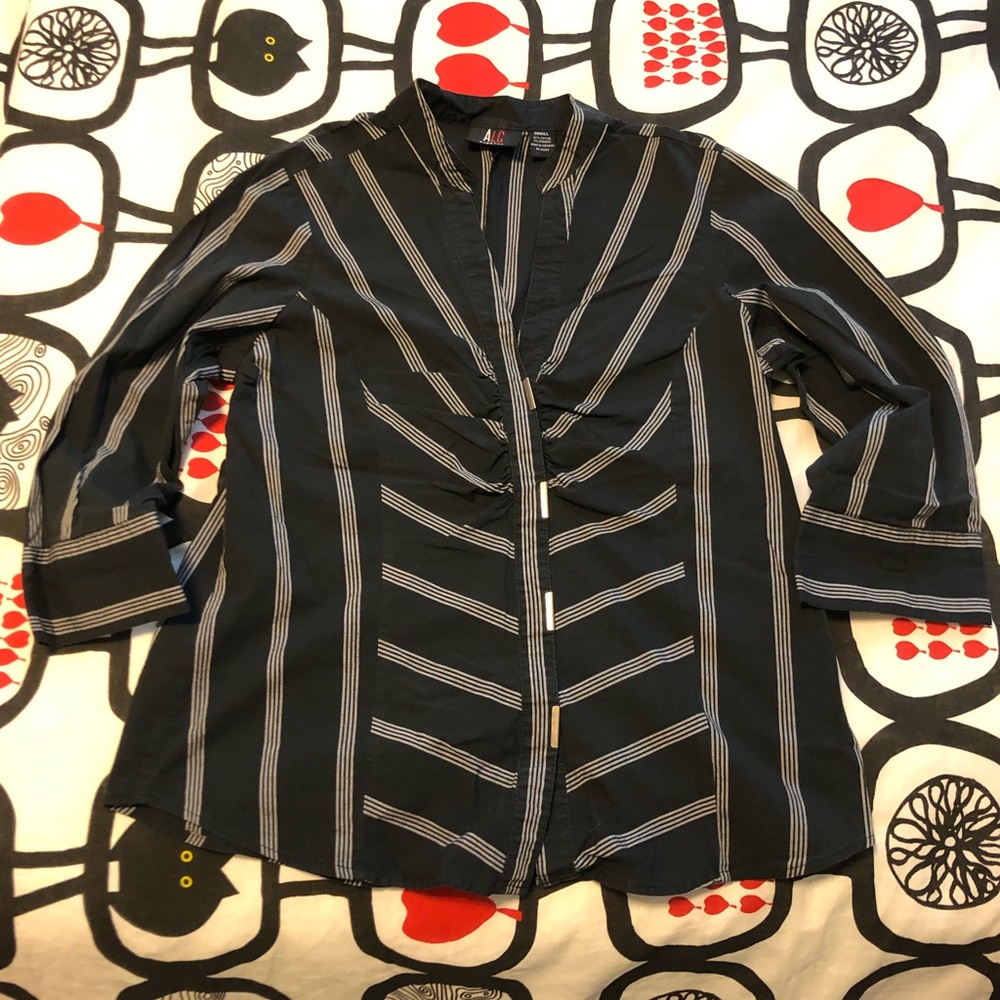 3/4 sleeved snap front blouse